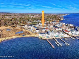 25 Island Dr, Brick, NJ 08724