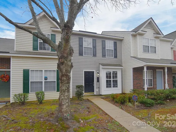 7873 Petrea Ln, Charlotte, NC 28227