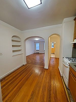 1st image of 4130 46th St APT 1R