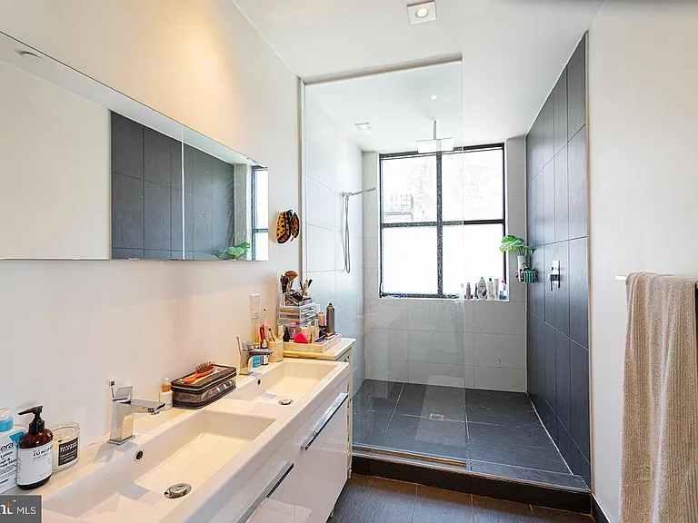 240 N 2nd St #4W — Photo 11
