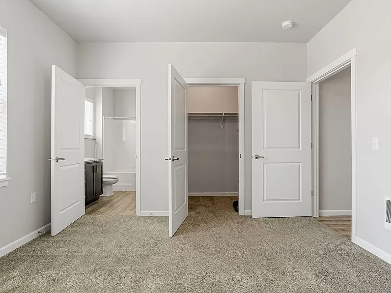 Howard Commons — Photo 18