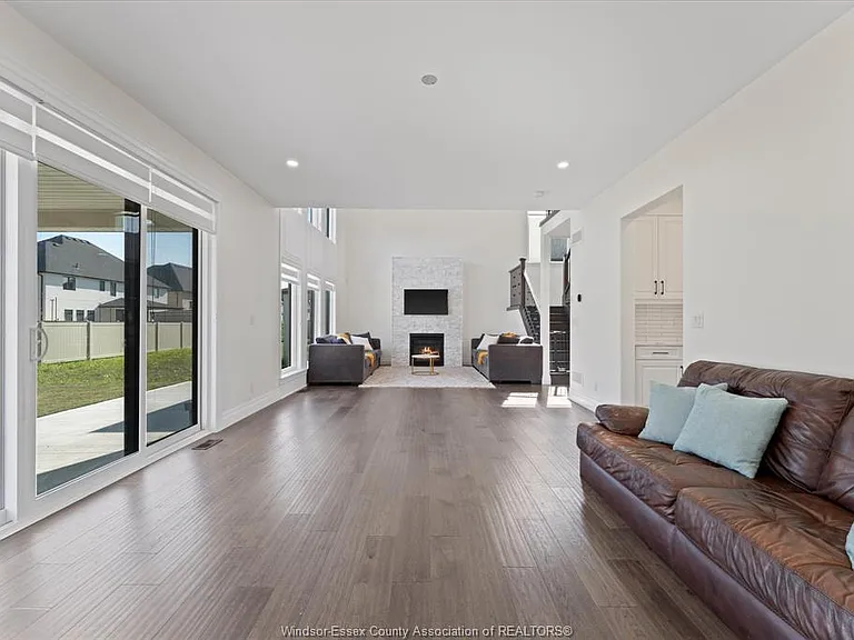 601 Holburn St — Photo 10