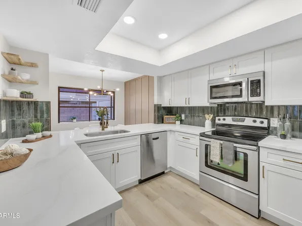 8702 N SHADOW Lane, Peoria, AZ 85345