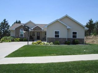 1621 Fishermans Ln, Manhattan, KS 66503