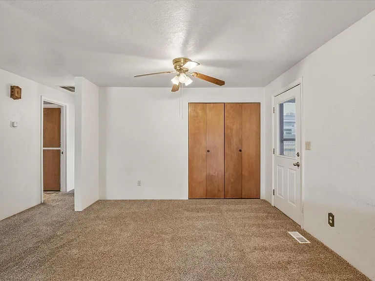 117 N Homedale Ave — Photo 11