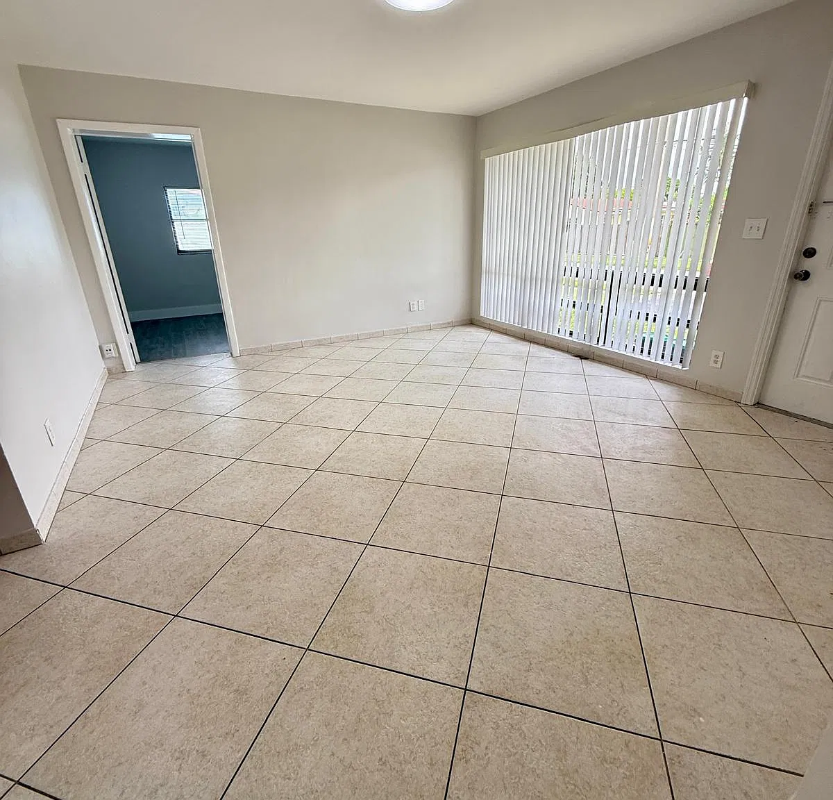 2240 N 57 way - unit 1 — Photo 3