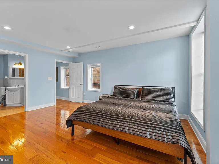 1818 E Pratt St #A — Photo 9