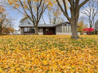 7075 N 97th St, Milwaukee, WI 53224