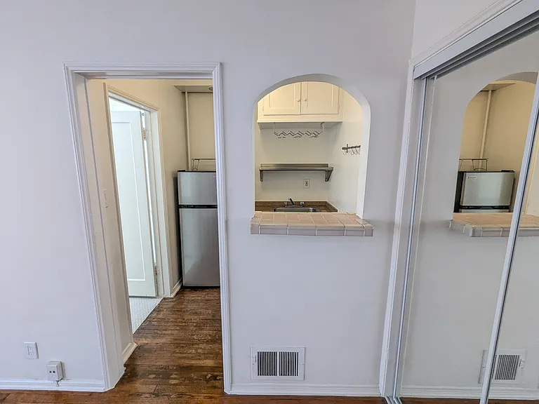 729 N Edinburgh Ave #3/4 — Photo 3