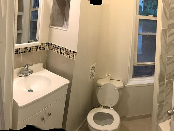 5th image of 2724 W Eyre St