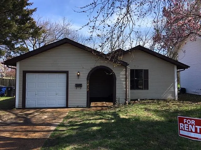 2830 Sherwood Dr photo 1