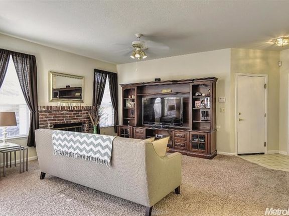 4th image of 127 Camberwell Way