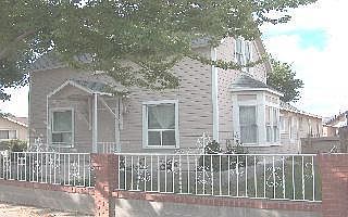 1st image of 211 E Yakima Ave