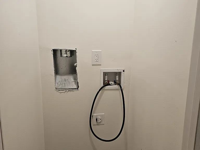 1341 Pine Ave — Photo 6