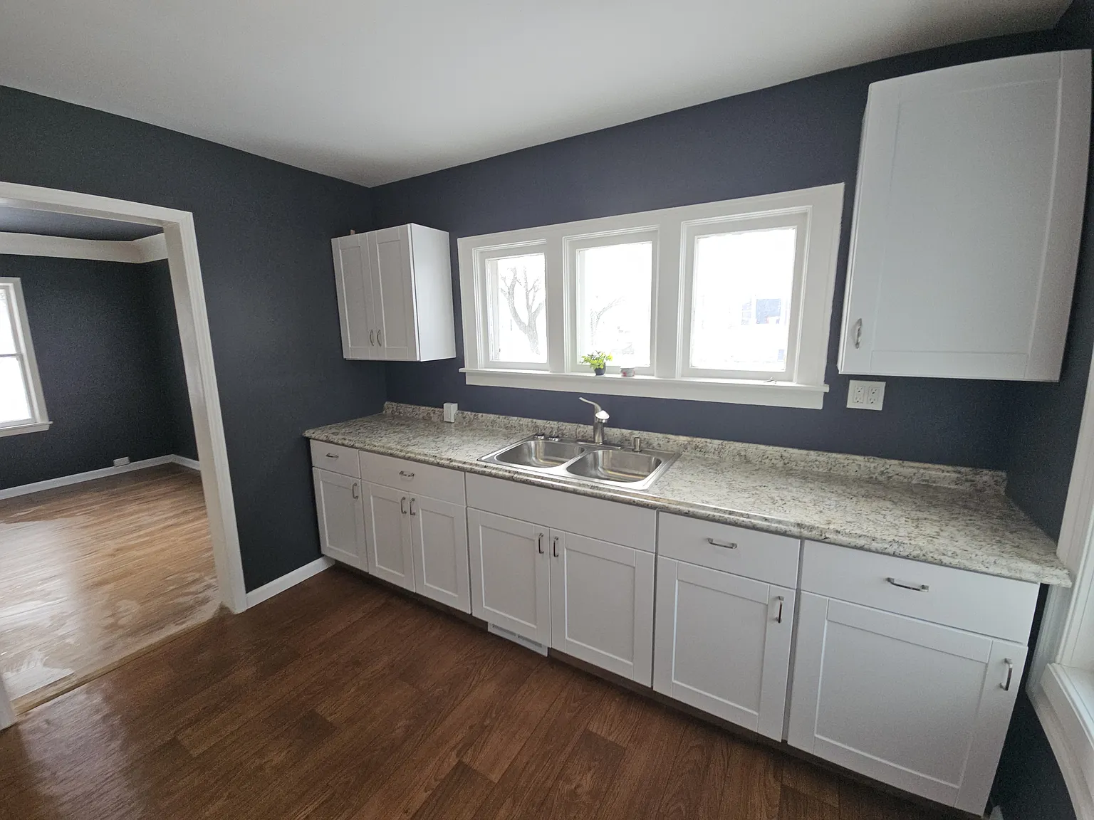 2 bed, 844 sqft, $1,200 — Photo 2