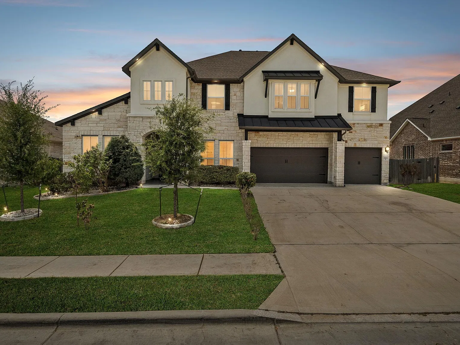 5 bed, 4.5 bath, 4537 sqft, $3,900 — Photo 1
