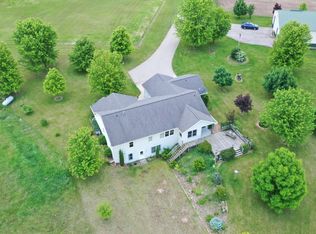 E8788 Steinberg Ln, New London, WI 54961