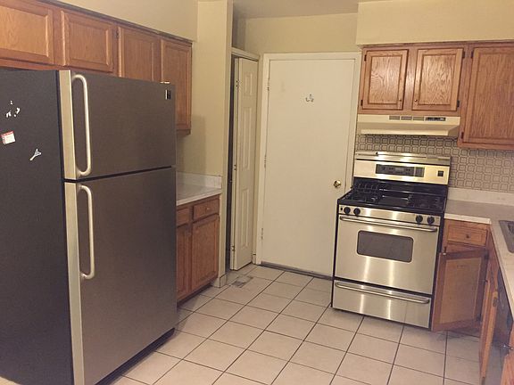 5th image of 166 Golden Dr