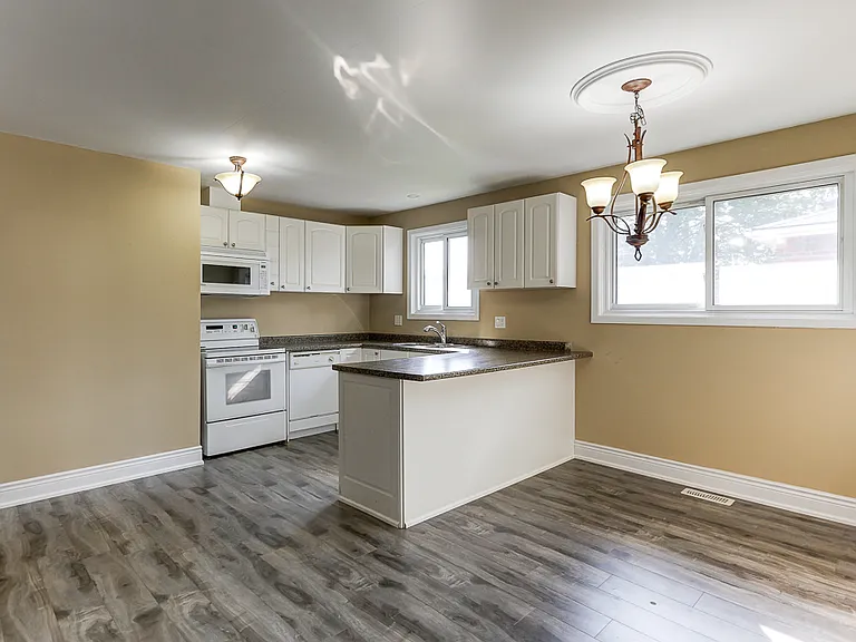 293 Mitchell Ave #MAIN FLOOR — Photo 6