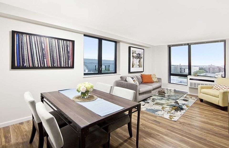 1st image of 2759 Morris Ave #601