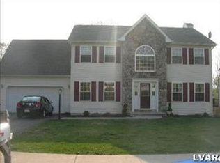 288 Oak St, Wind Gap, PA 18091