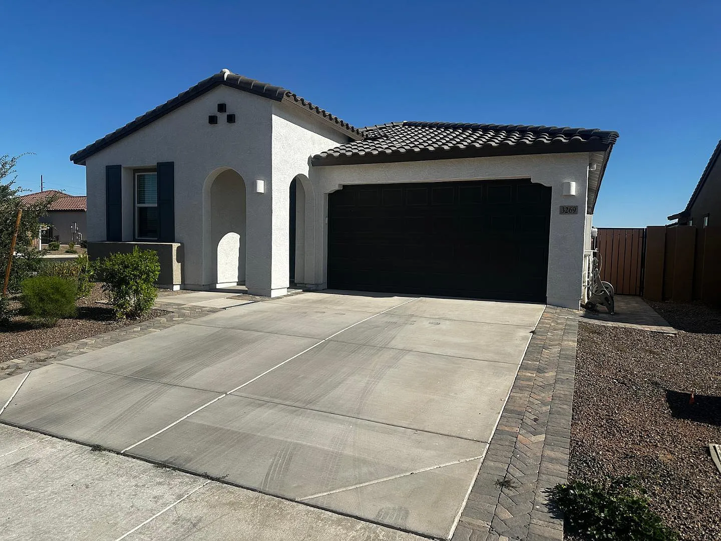 4 bed, 3.0 bath, 1946 sqft, $2,300 — Photo 3