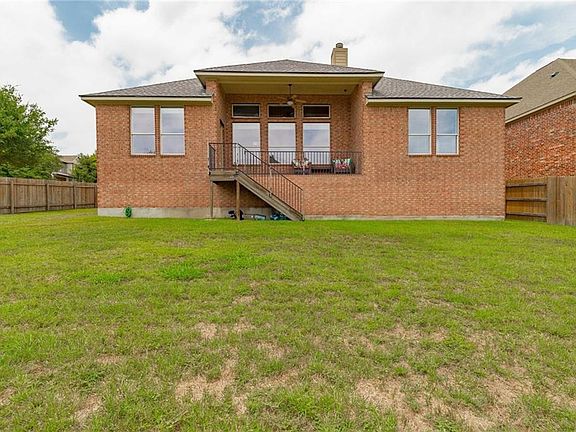 4th image of 1200 Magnolia Ct