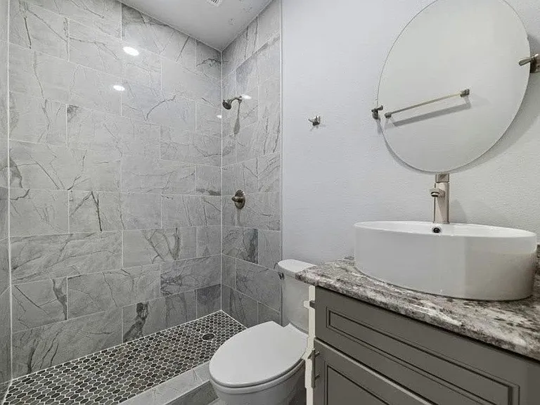 920 Avenue L #A — Photo 4