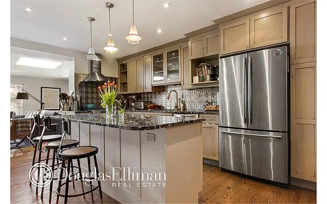 Rented by Douglas Elliman | media 11