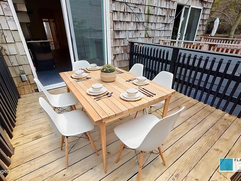 90 Berry St #1R — Photo 8
