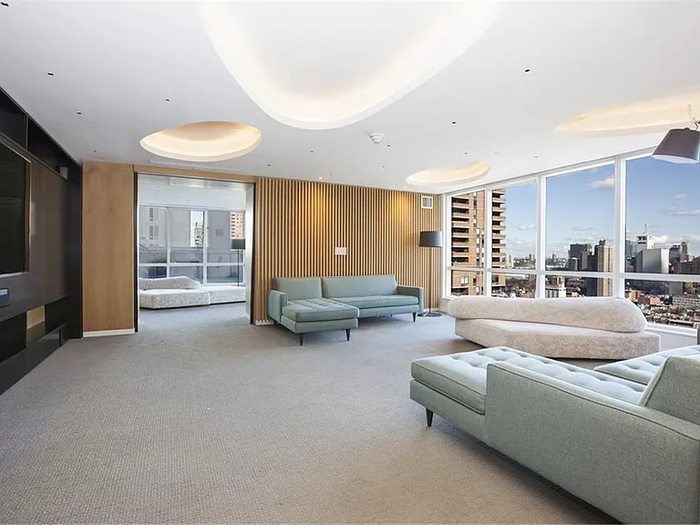 350 W 42nd St #44D — Photo 17