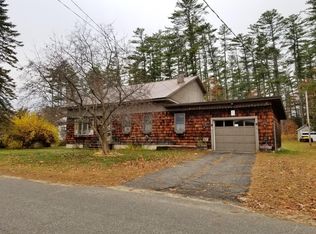 28 Brackett St, Dixfield, ME 04224