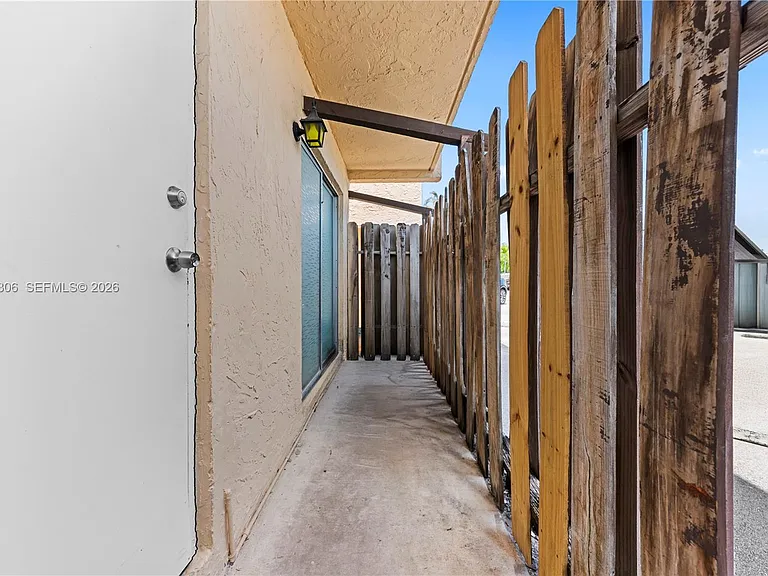 9011 NE 4th Avenue Rd #9011 — Photo 20