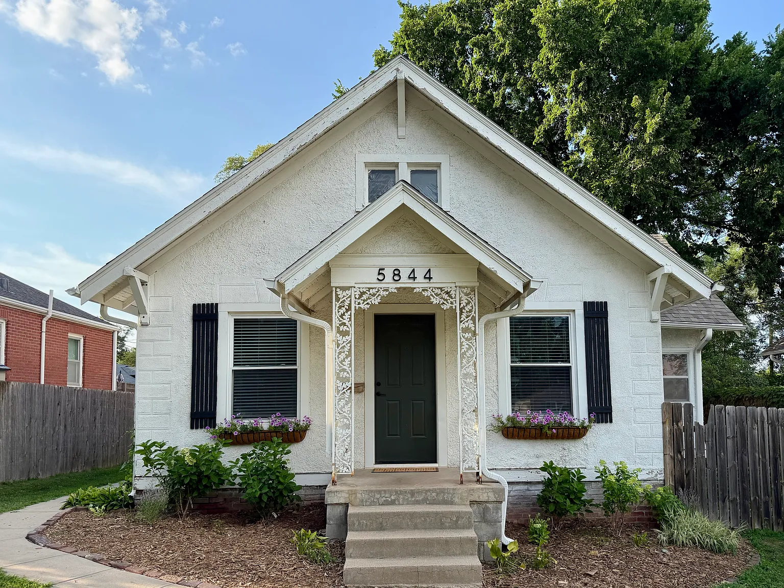 3 bed, 1228 sqft, $2,300 — Photo 1