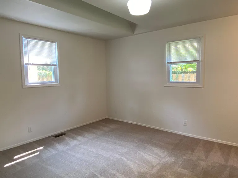 703 S Park Ave — Photo 9