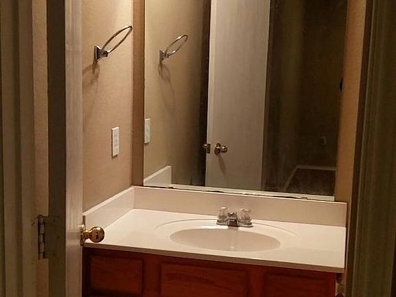 4th image of 5831 Tinsley Dr