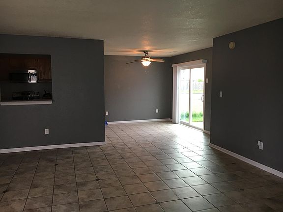 4th image of 4321 Village Trace Dr