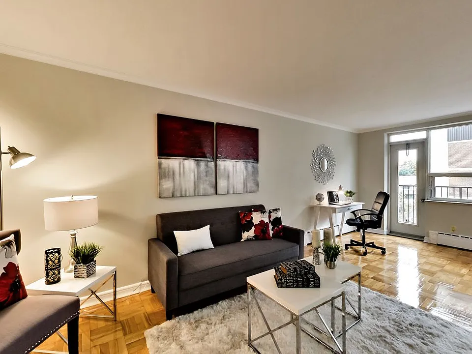 460 Eglinton Ave E #505