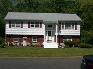 5 John F Kennedy Dr, Blauvelt, NY 10913