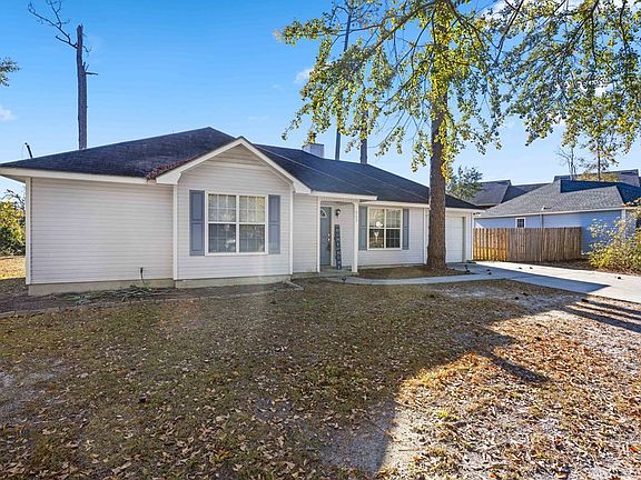 2nd image of 903 Pine Cone Cir