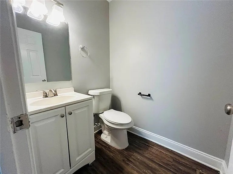 2035 Lois Pl NW #B — Photo 6
