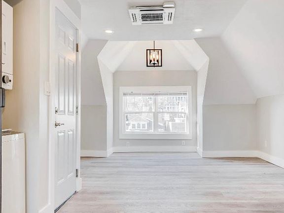 2nd image of 521 Brookline Blvd APT 4