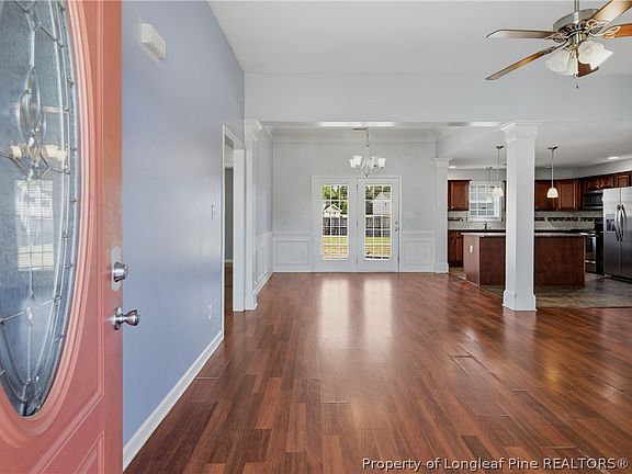 5th image of 2142 Queen Elizabeth Ln