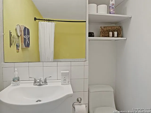 222 S 12th St — Photo 26