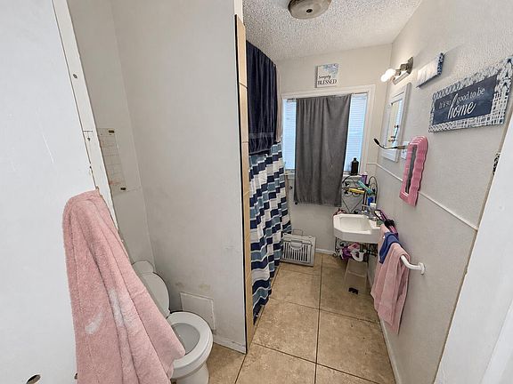 3rd image of 1516 27th St