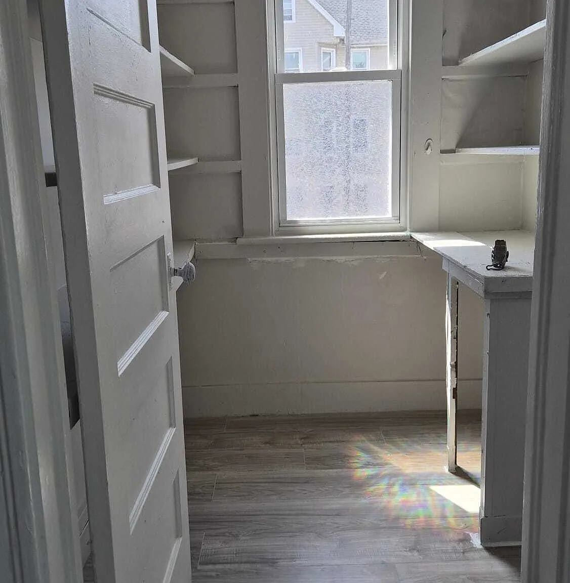 3 bed, 1.0 bath, 1320 sqft, $2,000 — Photo 3