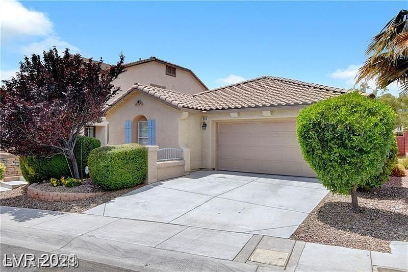 1st image of 549 Caribbean Palm Dr