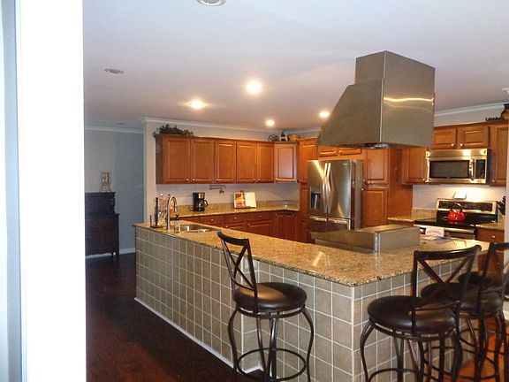 5th image of 725 Earlwood Dr