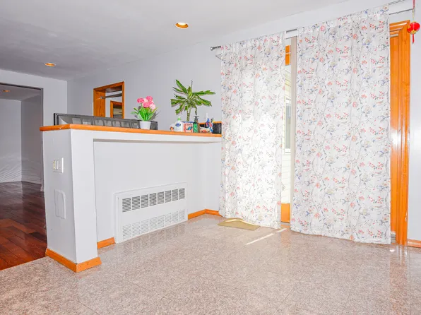 2064 Coleman Street image 8 of 22