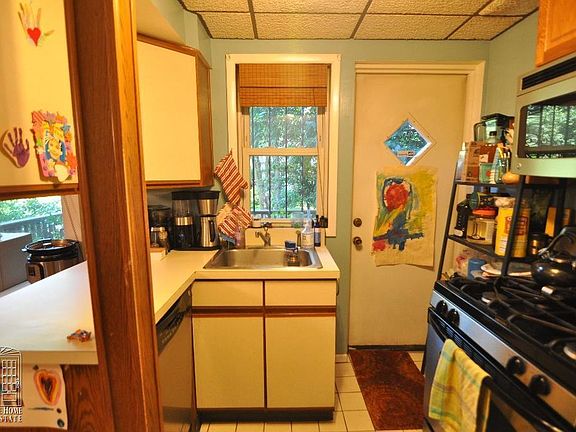 3rd image of 3945 44th St